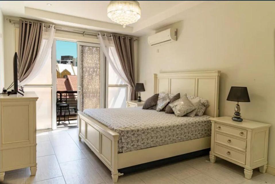 Finest Accommodation Riches Manor 1 Gladstone Drive Apt A2 Kgn 6 New Kgn Kingston Exteriör bild