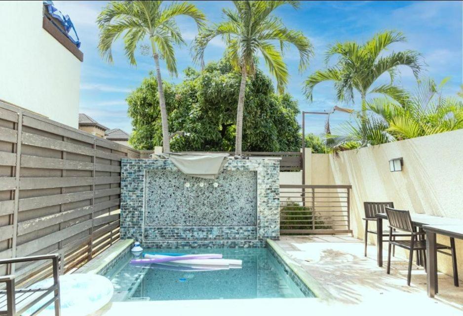 Finest Accommodation Riches Manor 1 Gladstone Drive Apt A2 Kgn 6 New Kgn Kingston Exteriör bild